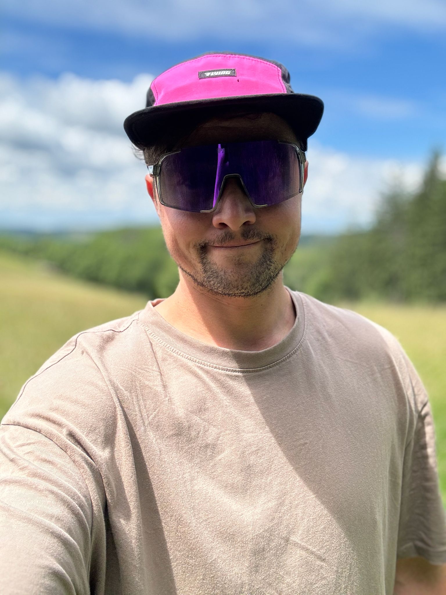 Selfie s kšiltovkou FLYING RUNNING HAT Black x Pink